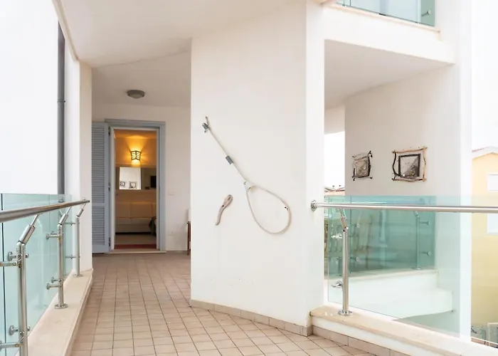 Blue House - Mima Management *